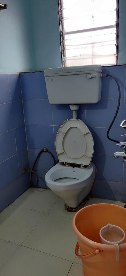 Hotel Rajesh Deluxe Kolhapur Buitenkant foto