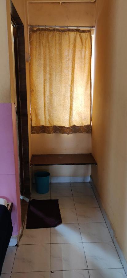 Hotel Rajesh Deluxe Kolhapur Buitenkant foto